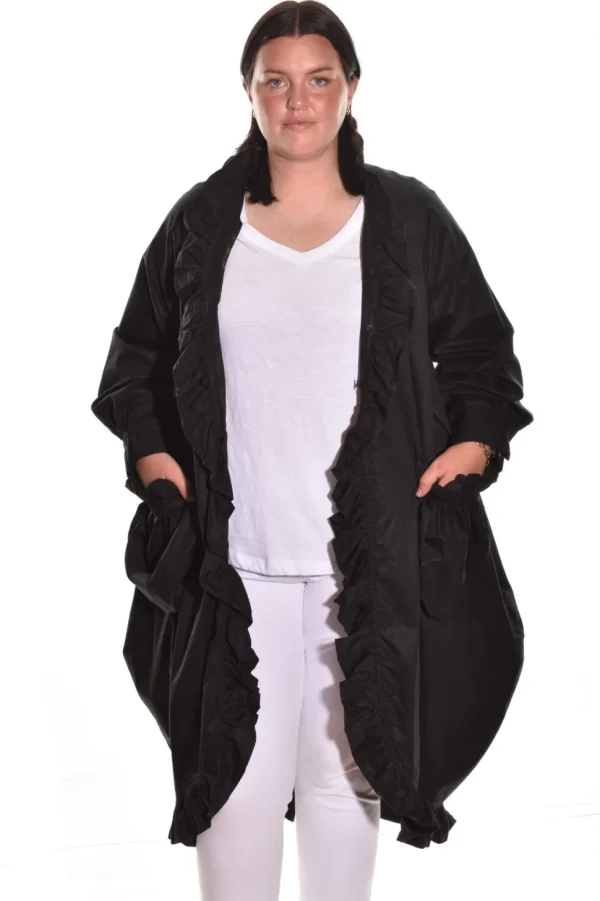 Cheyenne. Long Coat With Ruffles In Cotton Poplin.