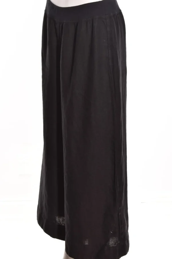 Cut Loose. Crop Pant In Heavyweight Linen.