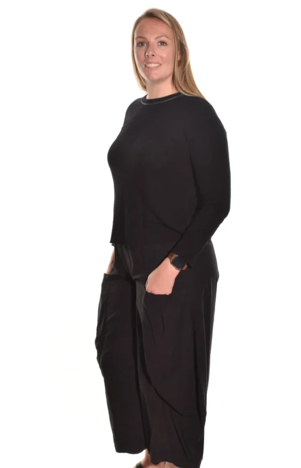 Eleven Stitch Design By Gerties. Double Pocket Pant.