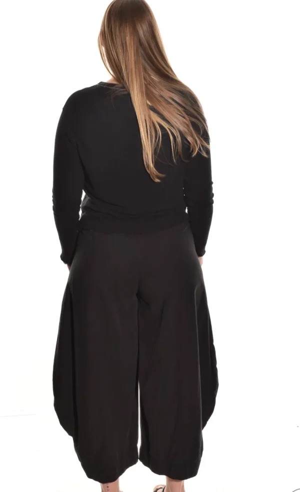 Eleven Stitch Design By Gerties. Double Pocket Pant.