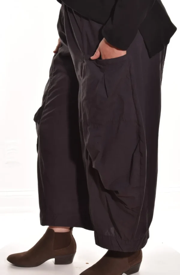 Eleven Stitch Design By Gerties. Double Pocket Pant.