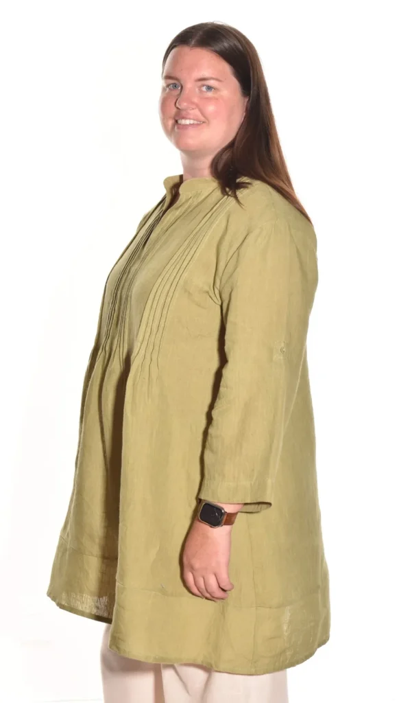 Lea. Pintuck Tunic In Medium Weight Linen.