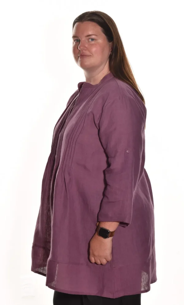 Lea. Pintuck Tunic In Medium Weight Linen.