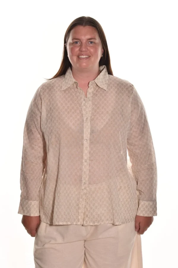 Lea. Pleat Back Shirt With Handblock Print In Organic Cotton/Silk.