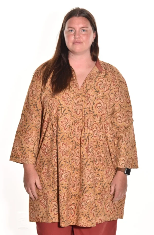 Lea. The Pintuck Tunic With Kalamkari Handblock Print in Organic Cotton.