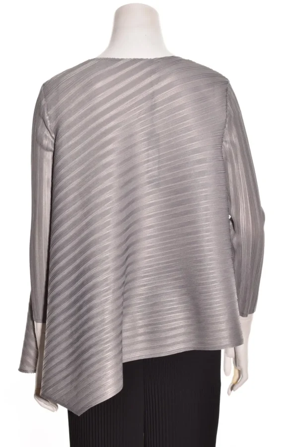 Vanite Couture. Angled Three Quarter Scoop Neck Top.